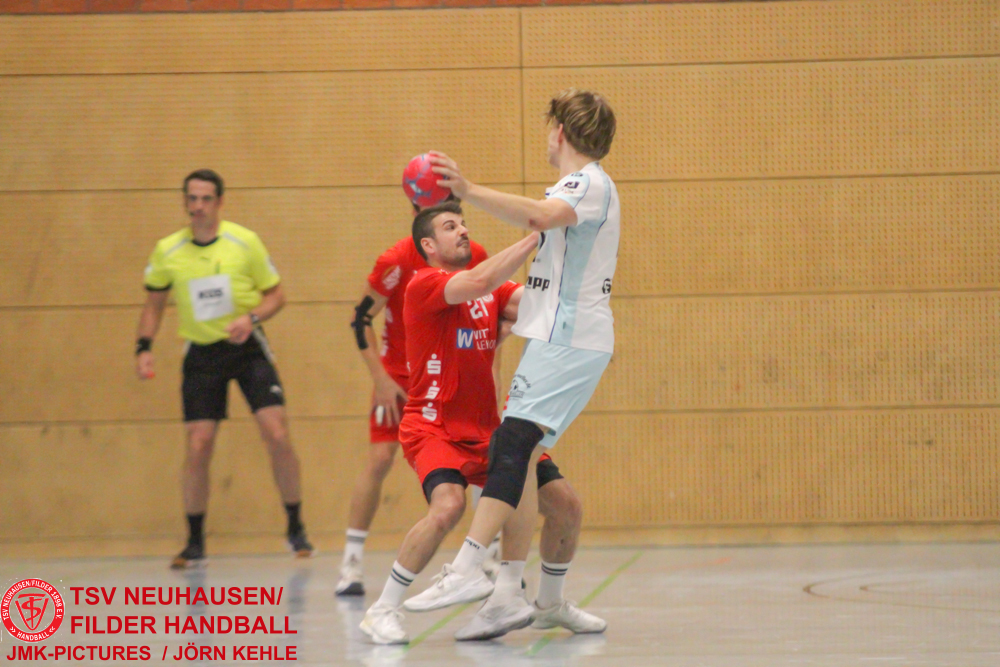 Mit Einsatzbereitschaft und Tempospiel in der Stauwehrhalle bestehen